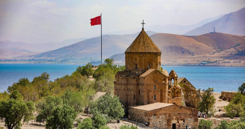 Uçaklı Van Doğubayazıt Bitlis Hizan Bahçesaray Turu