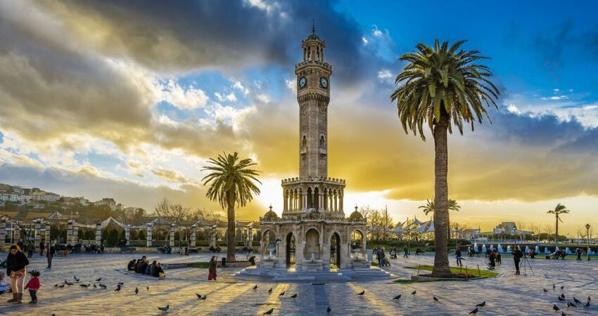 İzmir Mavi Tren ile Karaburun Nergis Tarlaları İzmir Turu (Yataklı Vagon)