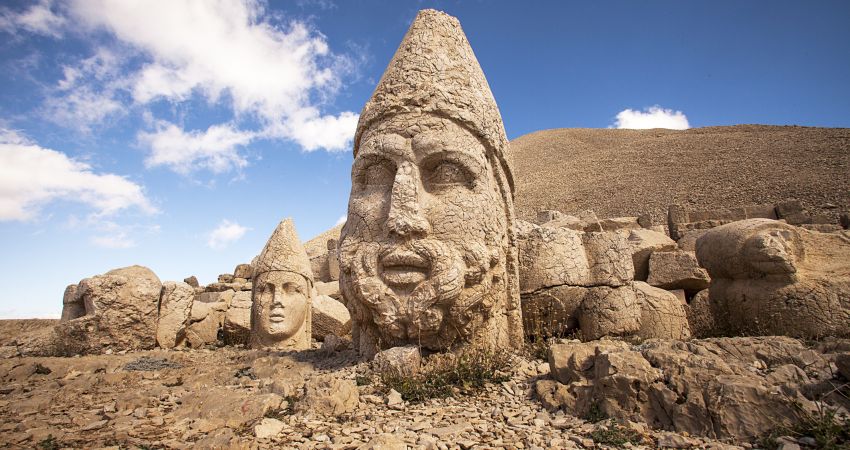 İstanbul Çıkışlı Uçaklı Fırat'tan Nemrut'a Gaziantep Şanlıurfa Adıyaman Kültür ve Gastronomi Turu