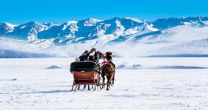 Ankara Çıkışlı Uçaklı Van Kars Erzurum Turu (Turistik Kars Erzurum Ekspresi ile Tren Yolculuğu)