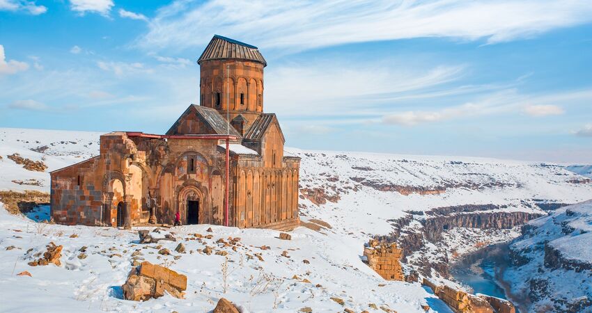 Sevgililer Günü Özel Turistik Doğu Ekspresi Kars Turu Uçak Gidiş - Tren Dönüş