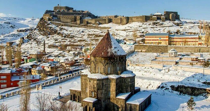 Sevgililer Günü Özel Turistik Doğu Ekspresi Kars Turu Uçak Gidiş - Tren Dönüş