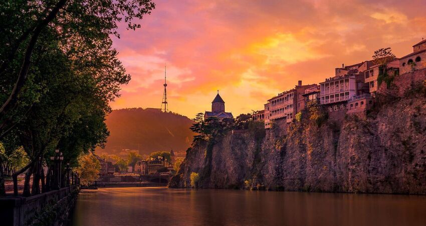 İstanbul Çıkışlı Uçaklı Yılbaşı Özel Gürcistan Turu (Tiflis'e Direkt Uçuş)