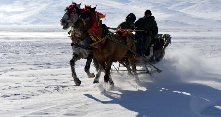 Yılbaşı Özel Turistik Doğu Ekspresi ile Kars Turu (Tren Gidiş - Uçak Dönüş)