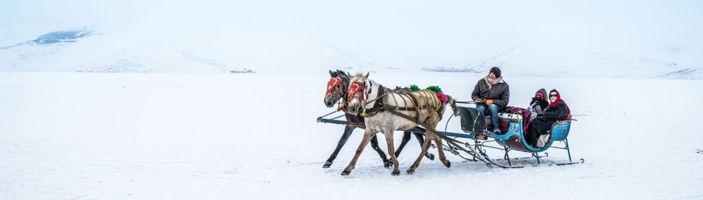 Sevgililer Günü Özel Turistik Doğu Ekspresi Kars Turu Uçak Gidiş - Tren Dönüş