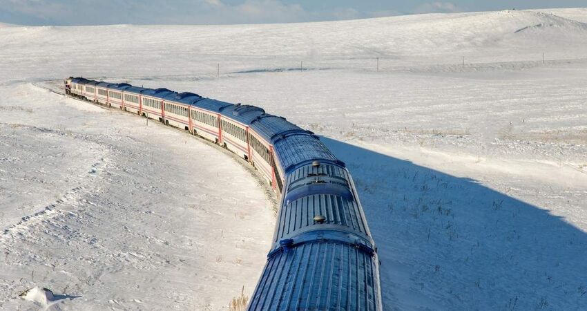 Ankara Çıkışlı Yataklı Tren İle Van Kars Erzurum Turu (Uçak Gidiş – Tren Dönüş)