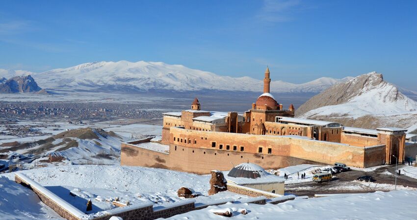 Ankara Çıkışlı Yataklı Tren İle Van Kars Erzurum Turu (Uçak Gidiş – Tren Dönüş)