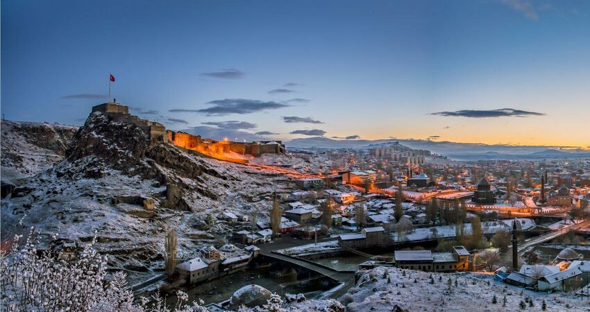 Ankara Çıkışlı Yataklı Tren İle Van Kars Erzurum Turu (Uçak Gidiş – Tren Dönüş)